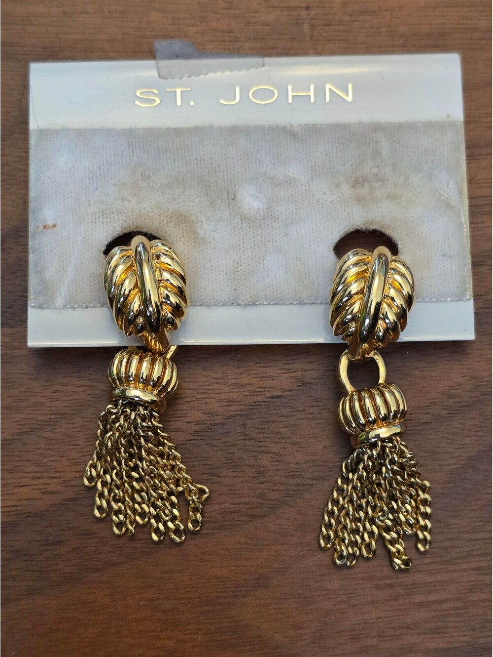 Vtg St. John Gold Tone Textured Ribbed Leaf Chain Tassel Clip-On Earrings NOS